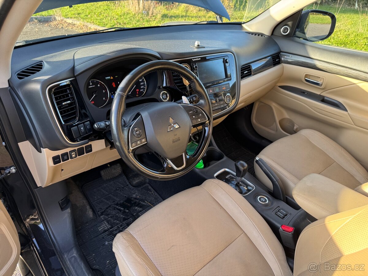 Outlander Mitsubishi - 14