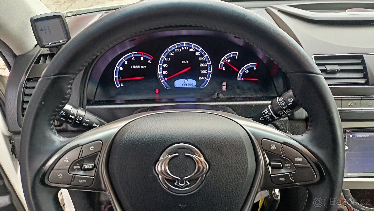 SSANGYONG REXTON RX 220e-Xdi 7 míst 2018 perfektní - 14