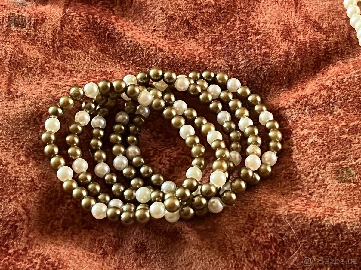 Náramek hnědé a bílé perličky - 14