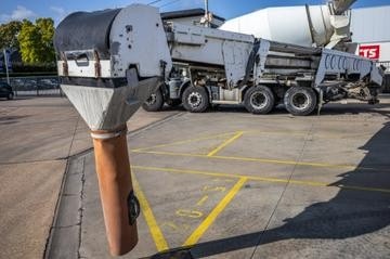 Iveco Trakker 400 - 8x4-Mix–kapacita 7m³+Transportní rameno - 14