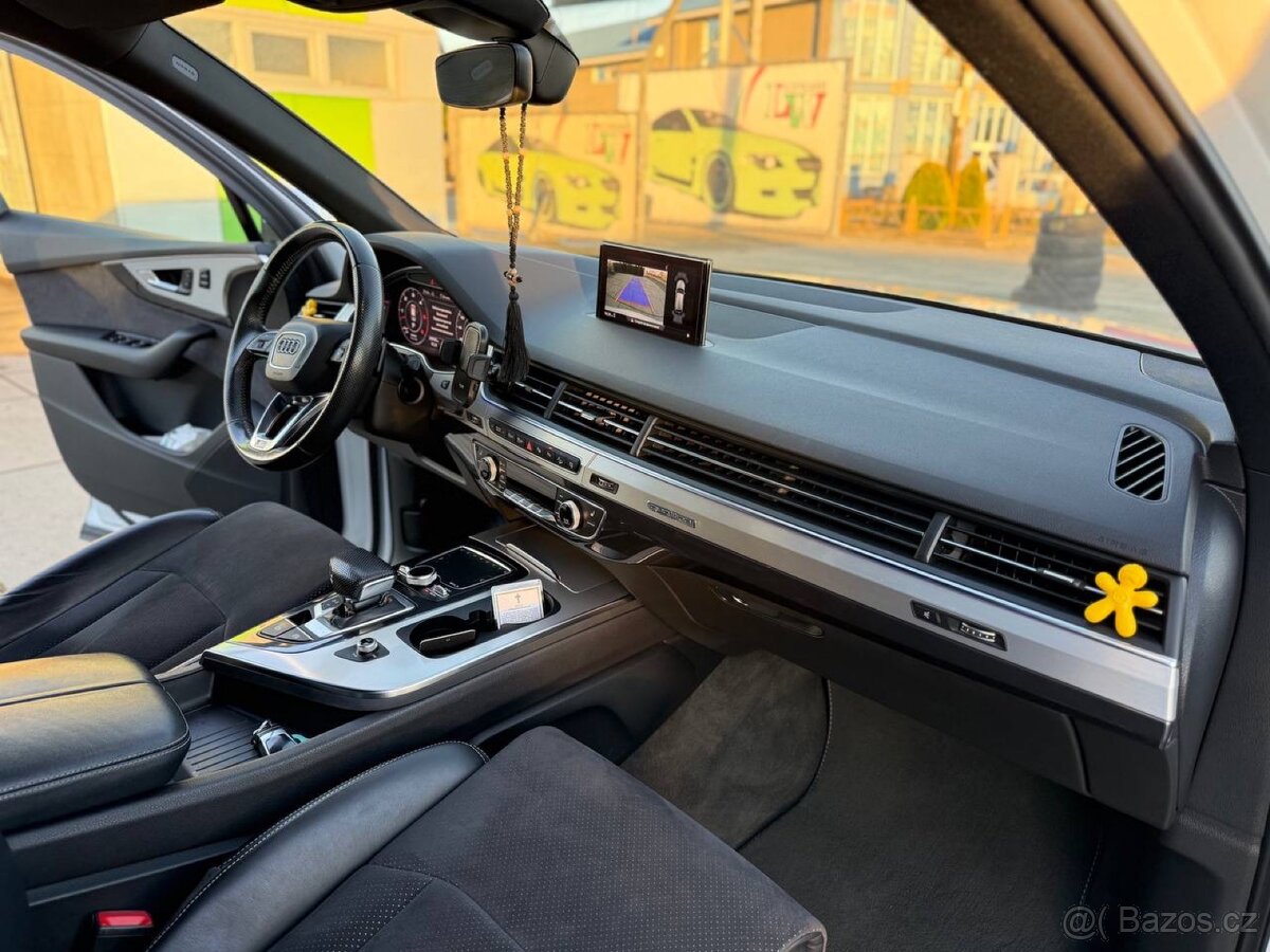 Audi Q7 S-line - 14