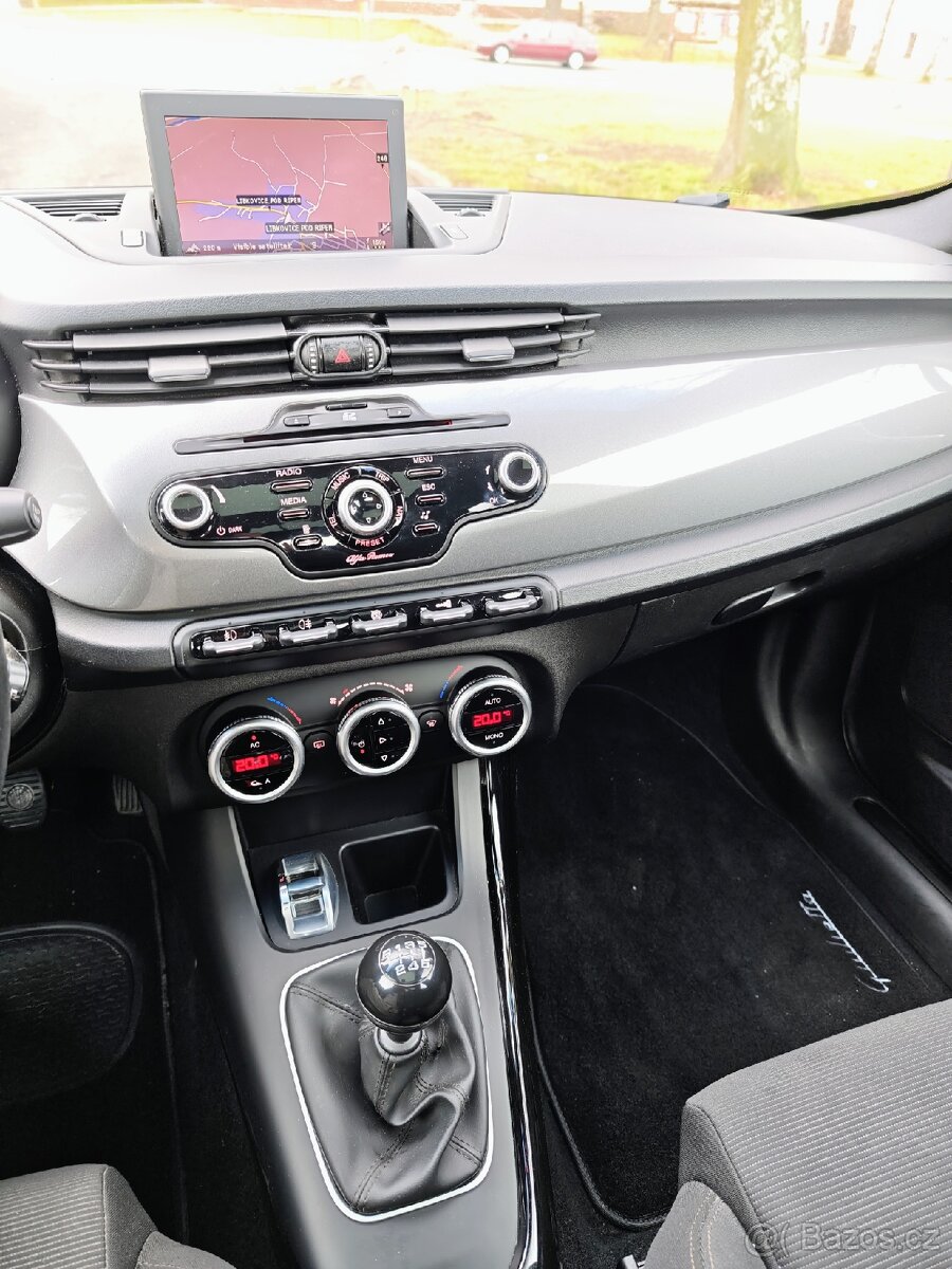 Alfa Romeo giulietta 1.4 multiair 125 kW - 14