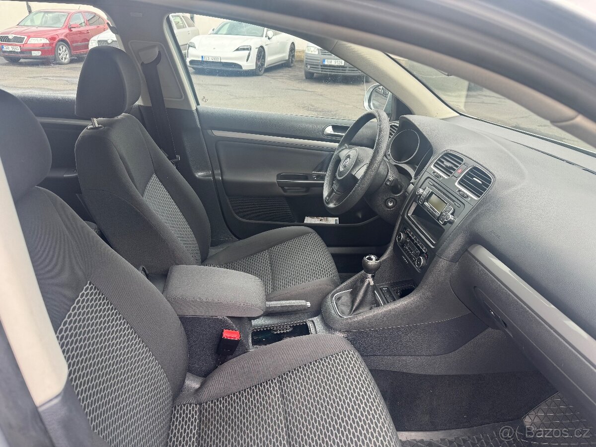 Volkswagen Golf VI 1.6 TDi COMBI MODEL 2012 MOŽNO NA SPLÁTKY - 14