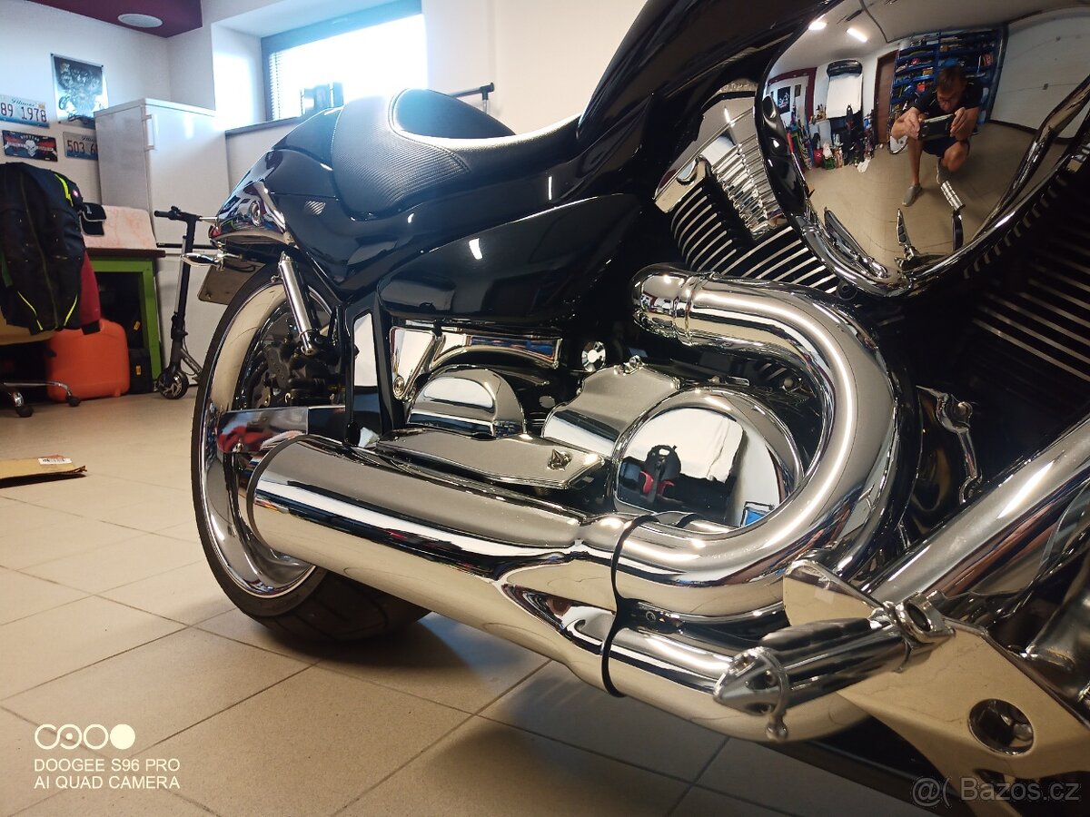 Suzuki Intruder M109R, M1800R - 14