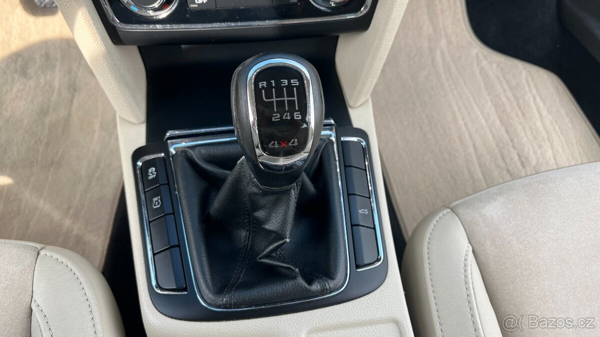 Škoda Superb 4x4 125 kW man., Construct, zimní gumy - 14