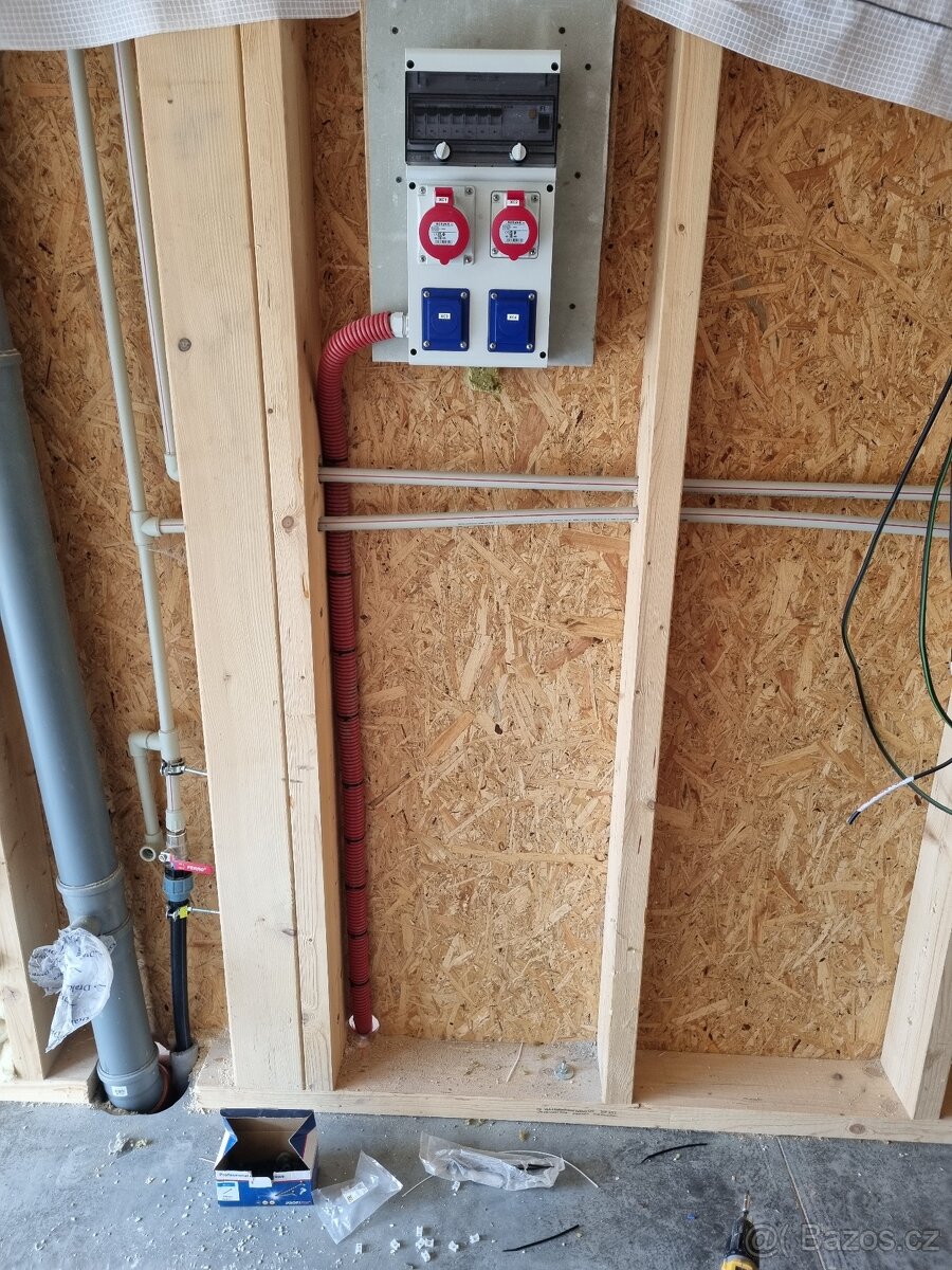 Hodinový manžel-Elektrikář - 14