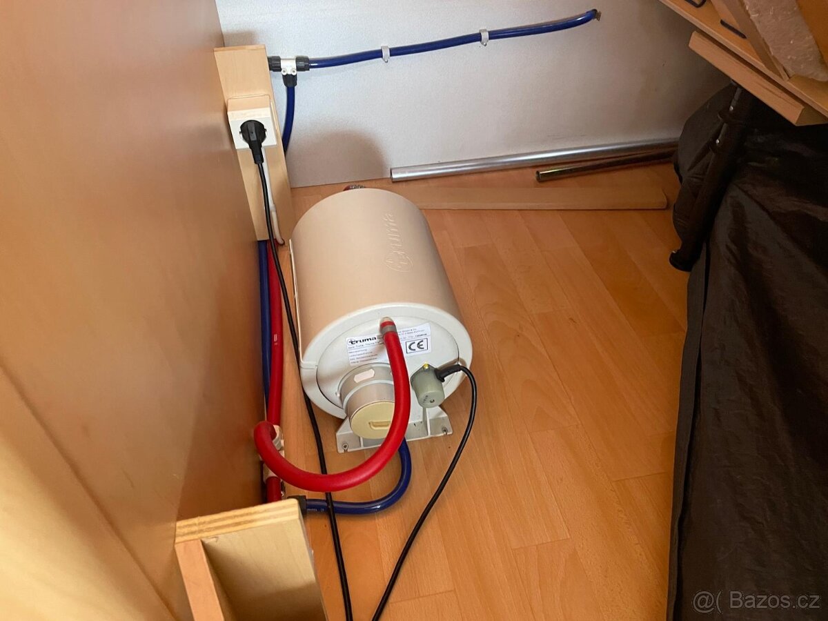 Delta Euroliner 440, 4 osoby, bojler, stan, fr.postel - 14