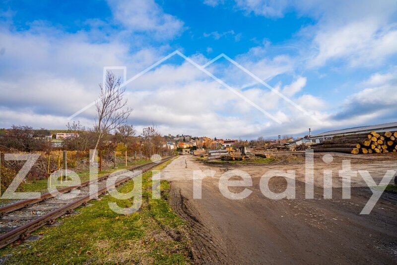 Strategická akvizice: Dva propojené průmyslové areály s vlas - 14