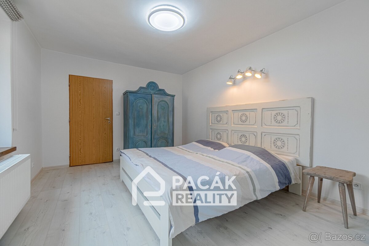 Prodej zrekonstruovaného rodinného domu o dvou bytových jedn - 14