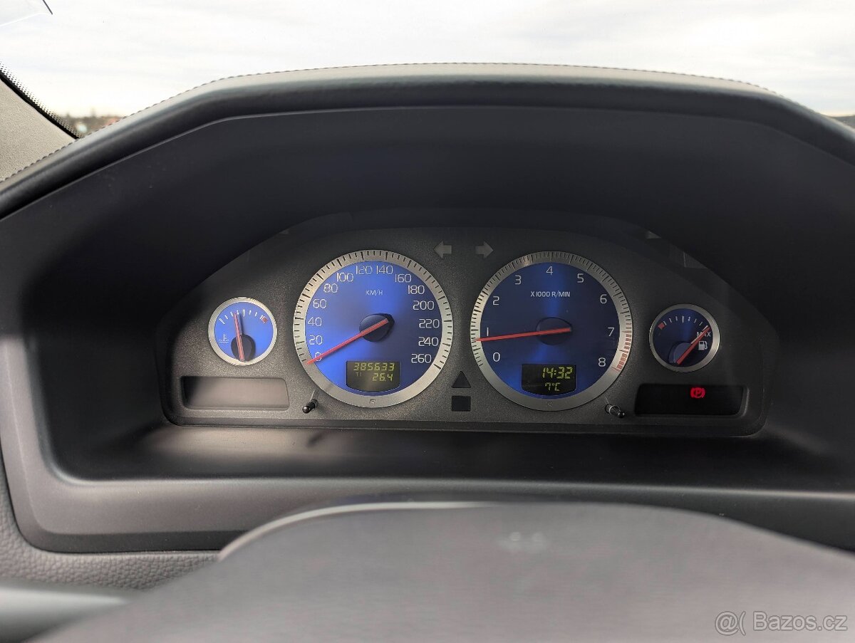 Volvo V70R 2004 Manuál - 14