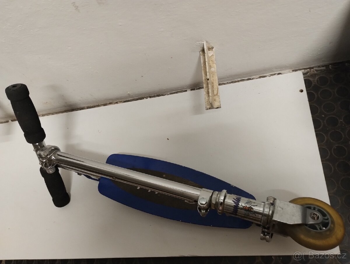 Koloběžka kovová skládací - 14