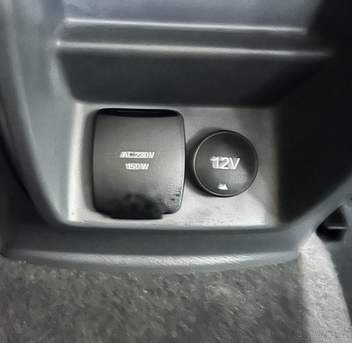 Ford Ranger LIMITED 3.2 2018 A/T RÁM + ALUROLETA - DPH - 14