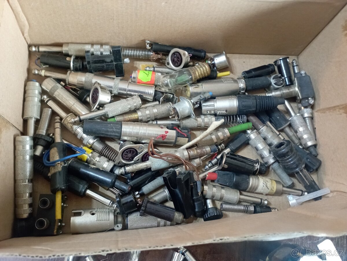 Součástky pro kytaráře atd - 14