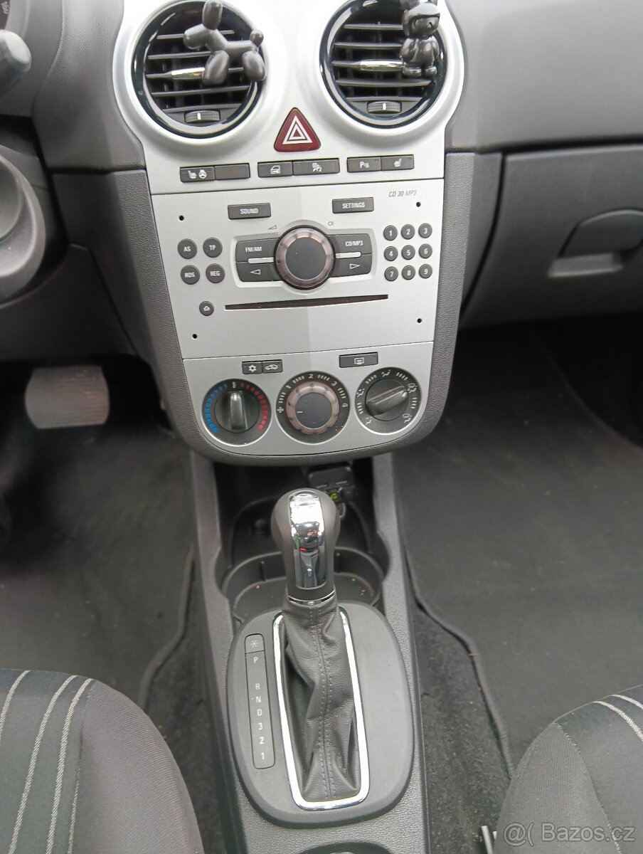 Opel Corsa D 1.4 automat - 14