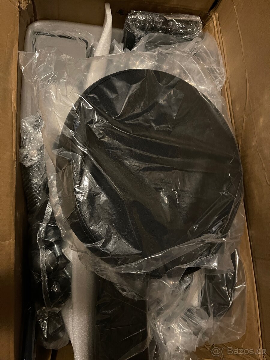 Kosmetické, tetovací masážní lehátko polohovací se stoličkou - 14