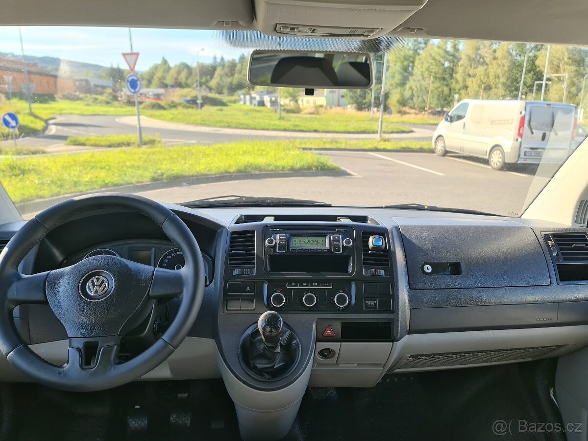 VW CARAVELLE T5 2.0 TDi 75-KW KLIMA 9-MÍST SERVISK 1.MAJ. - 14