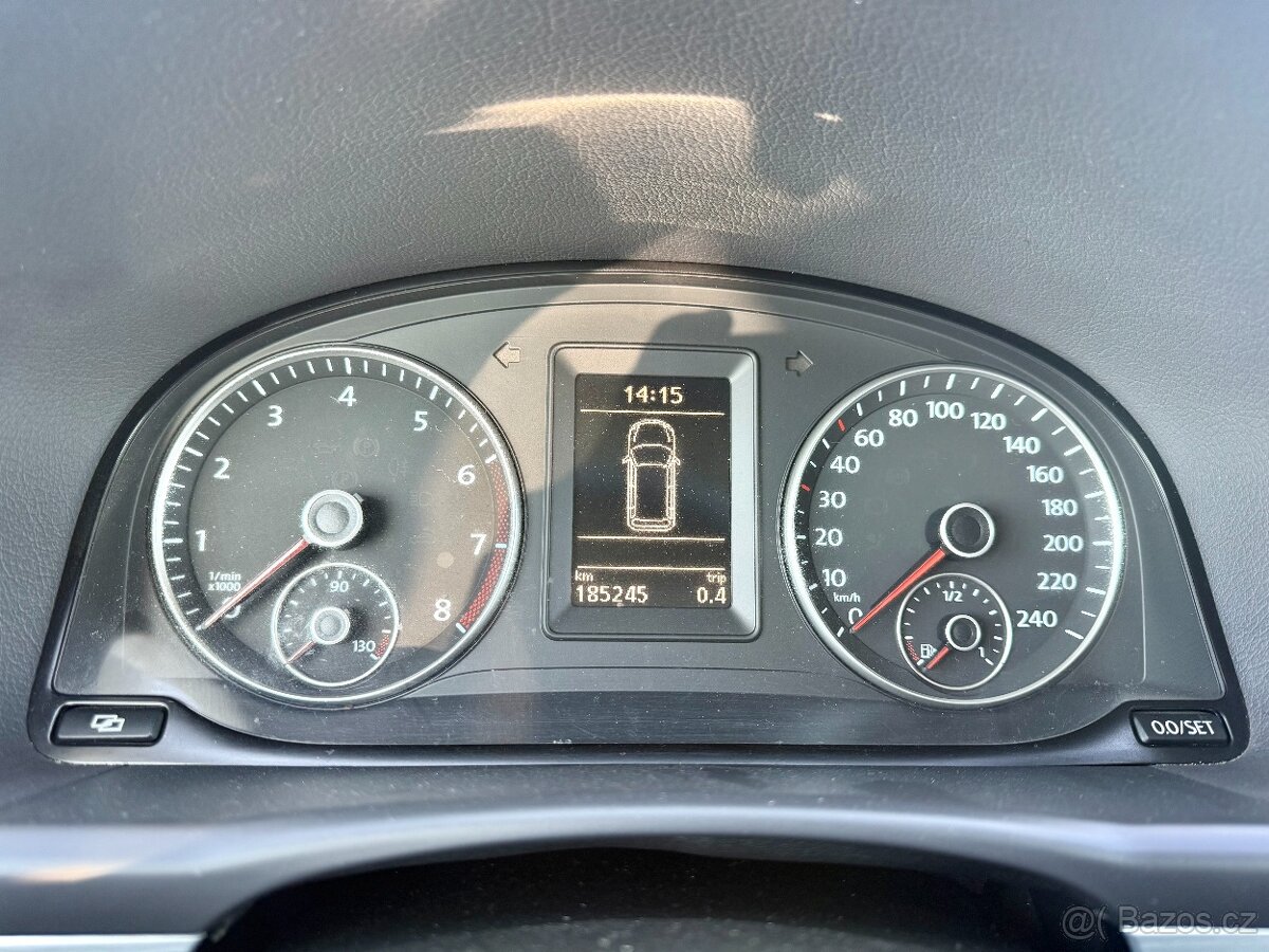 Volkswagen Touran 1.2 TSI - 77kw, 7 míst, tažné, webasto - 14