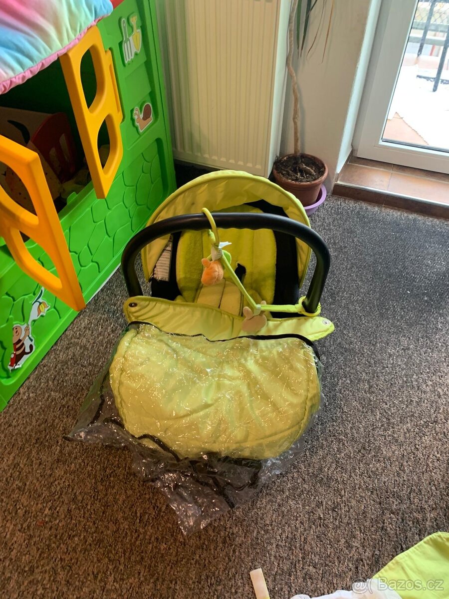 Prodáme kočárek v dobrém stavu - 14