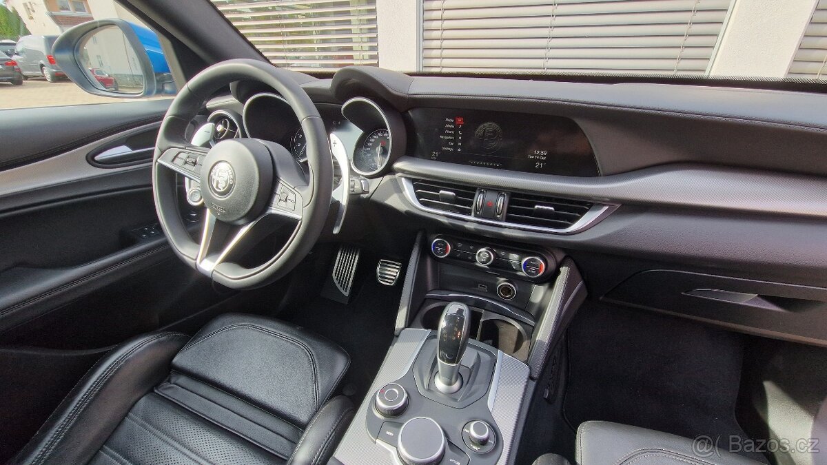 Stelvio 2.0i 280k AWD Veloce - 14