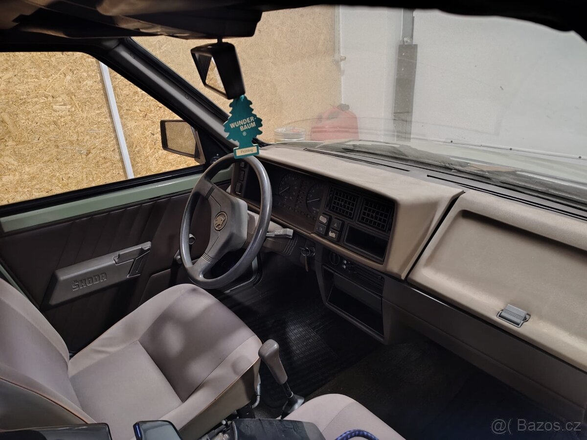 Skoda favorit 135 - 14