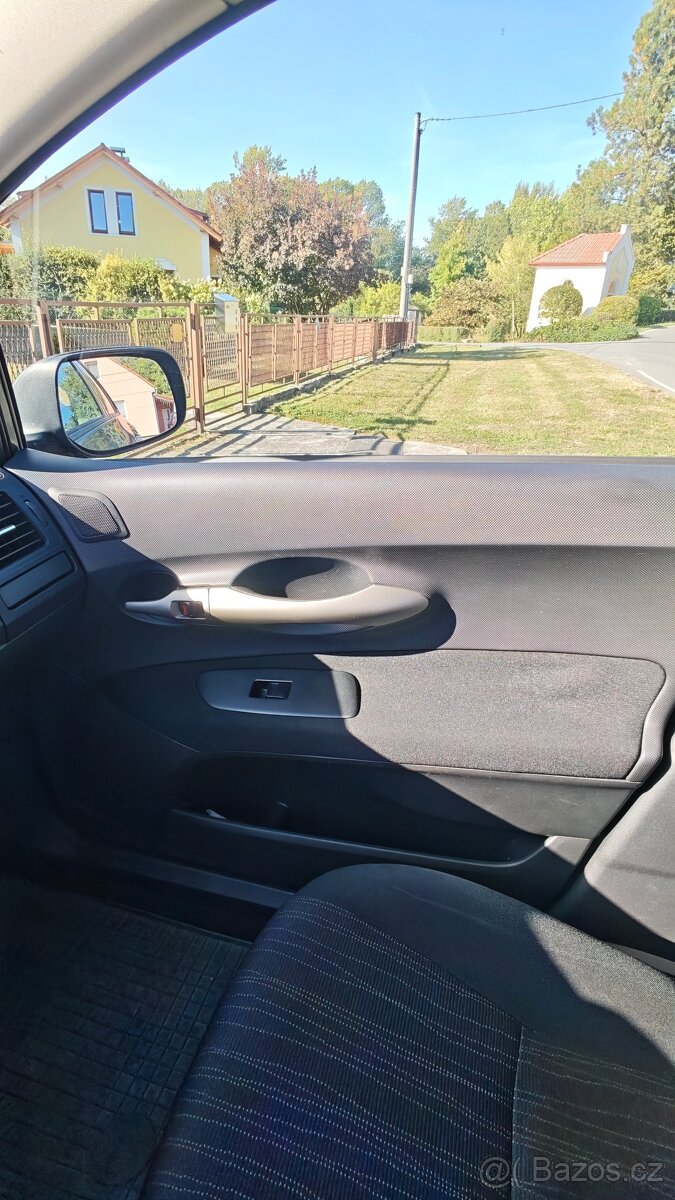 Toyota Auris 1,6 - 14