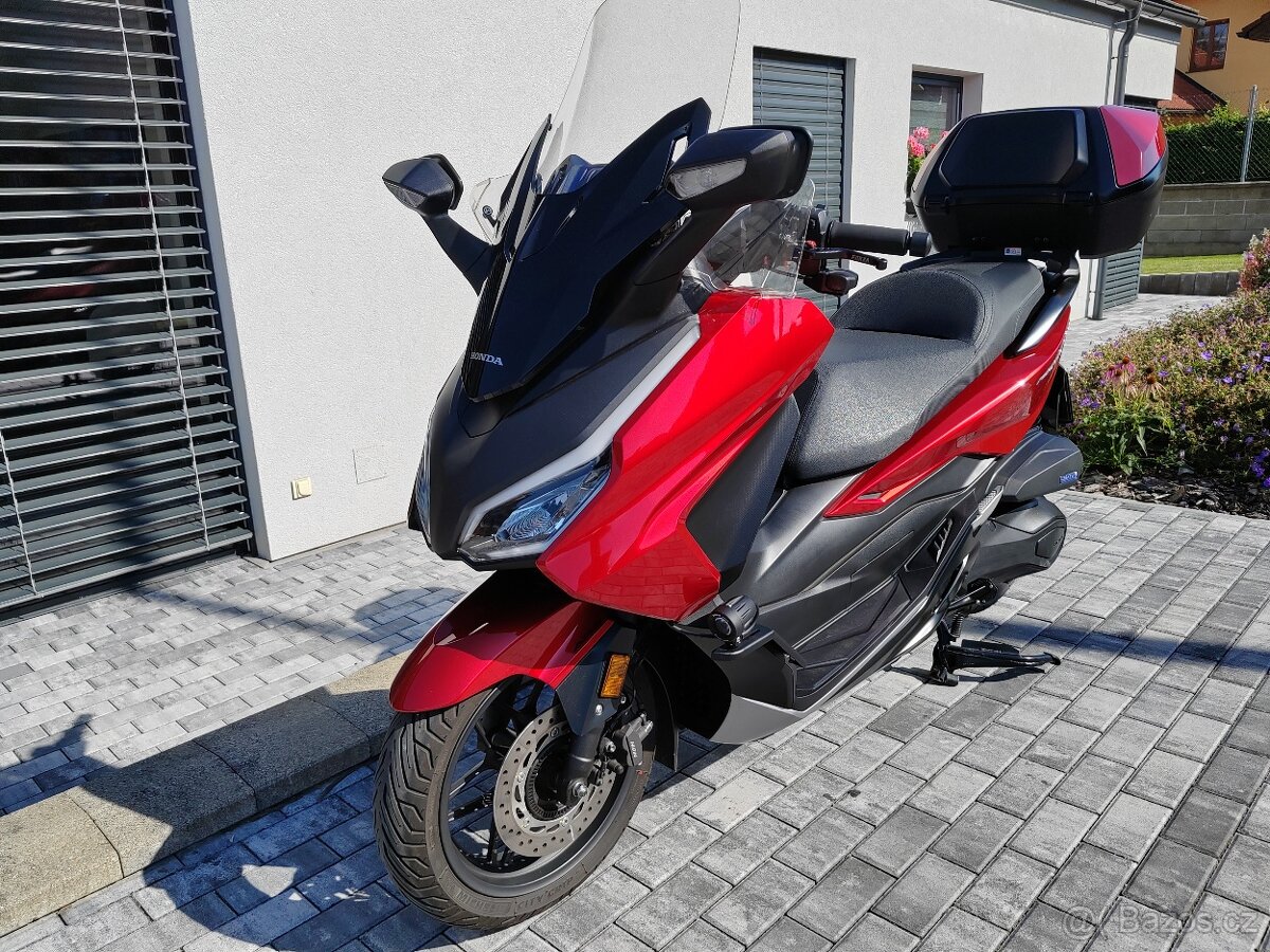 Honda Forza 350 ČR - 14