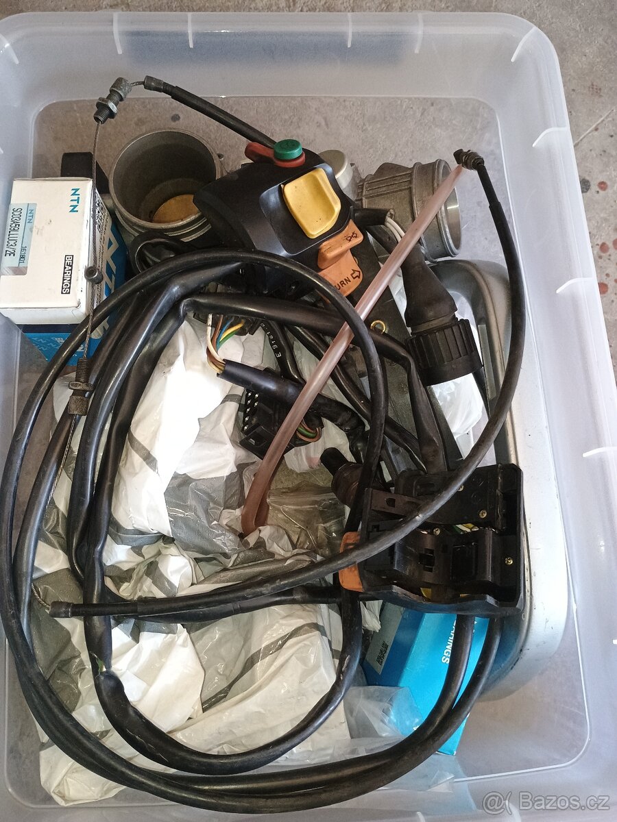 BMW r1100gs díly - 14