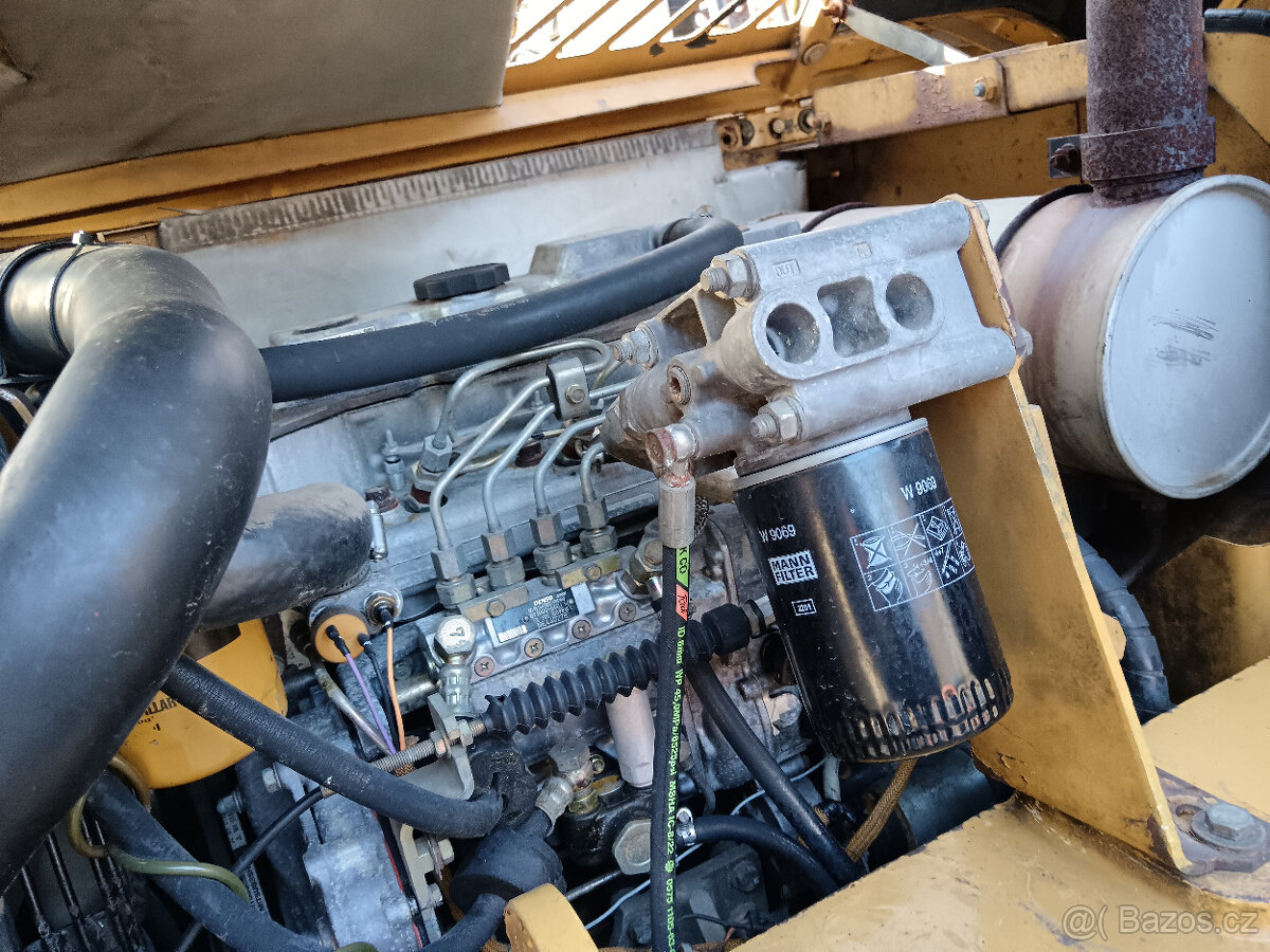 Pásový Bagr CAT 307 B - 14