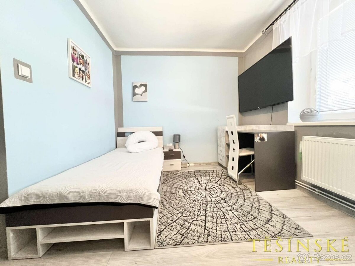 Prodej dvougeneračního rodinného domu se dvěma samostatnými - 14