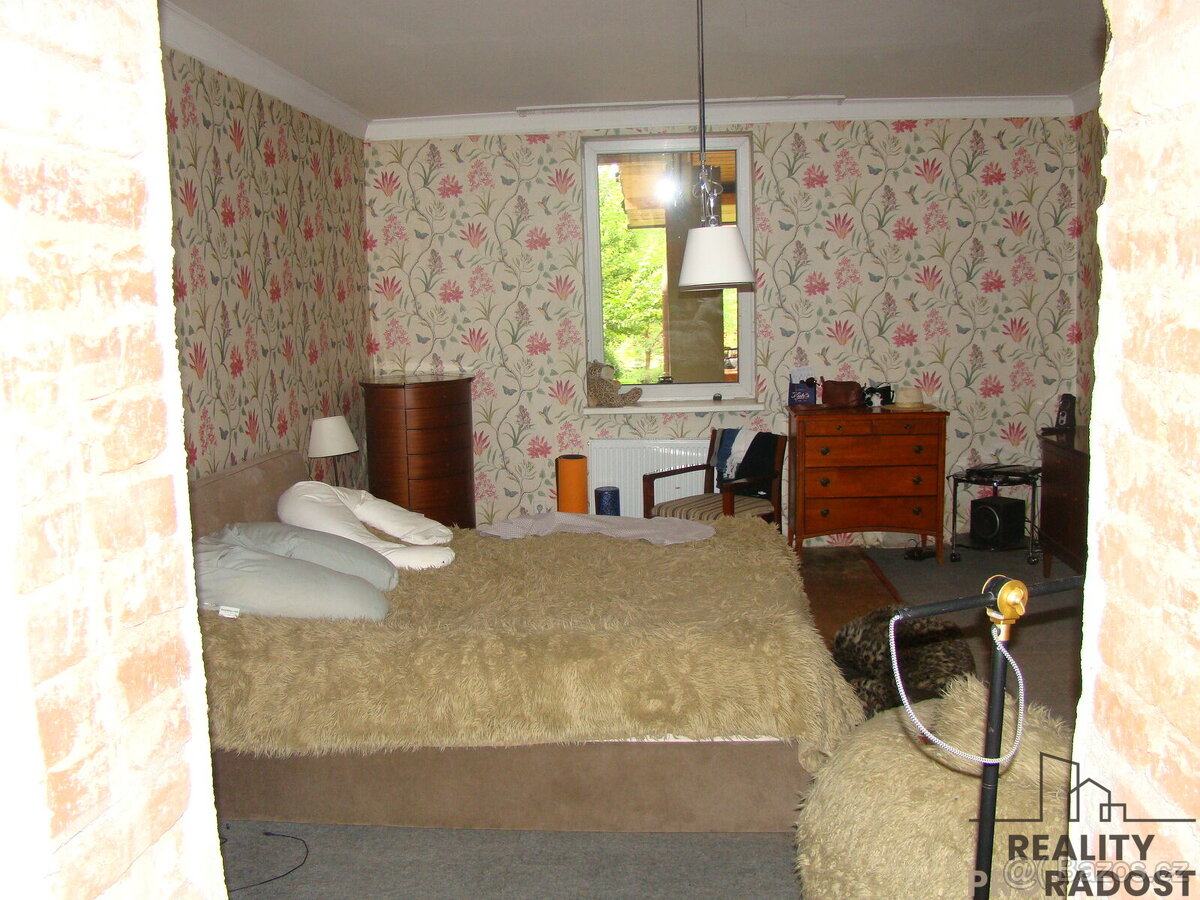 Prodej rodinného domu se zahradou a stavebním pozemkem v Hoř - 14