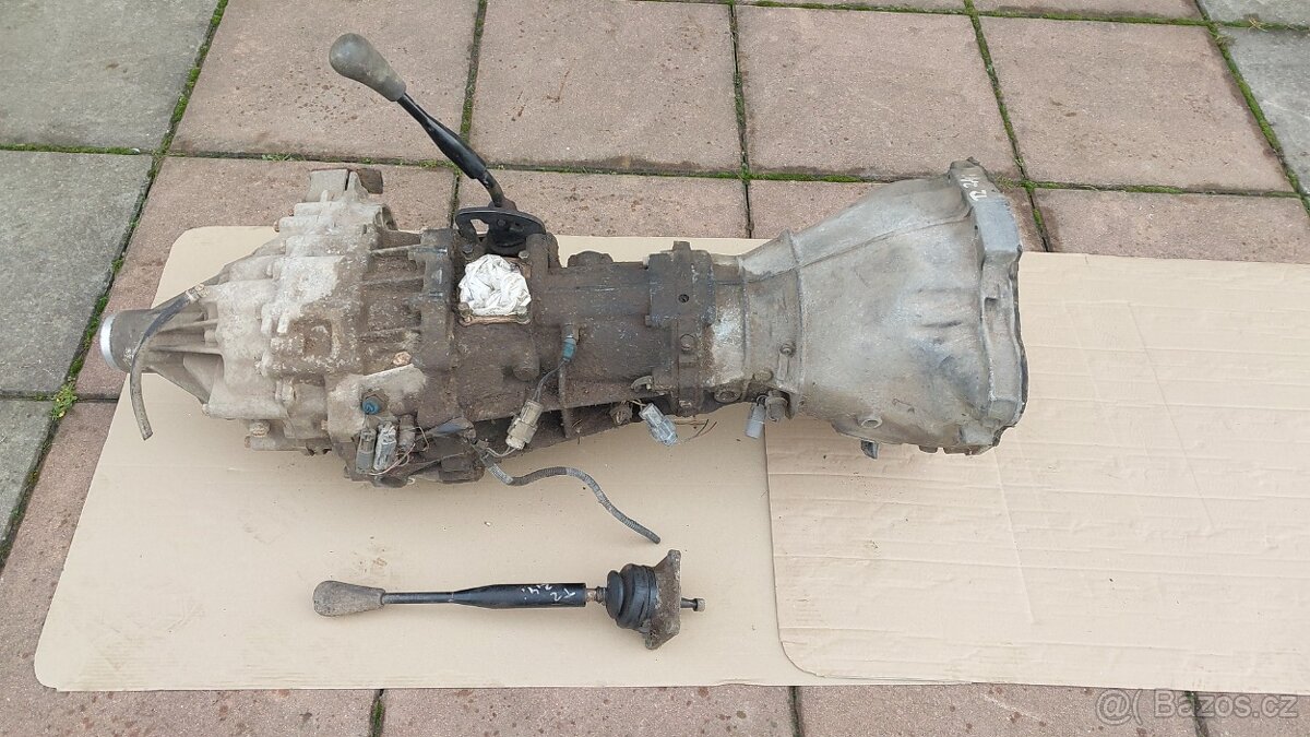 Nissan Terrano 2 převodovka 2,4 i - 14