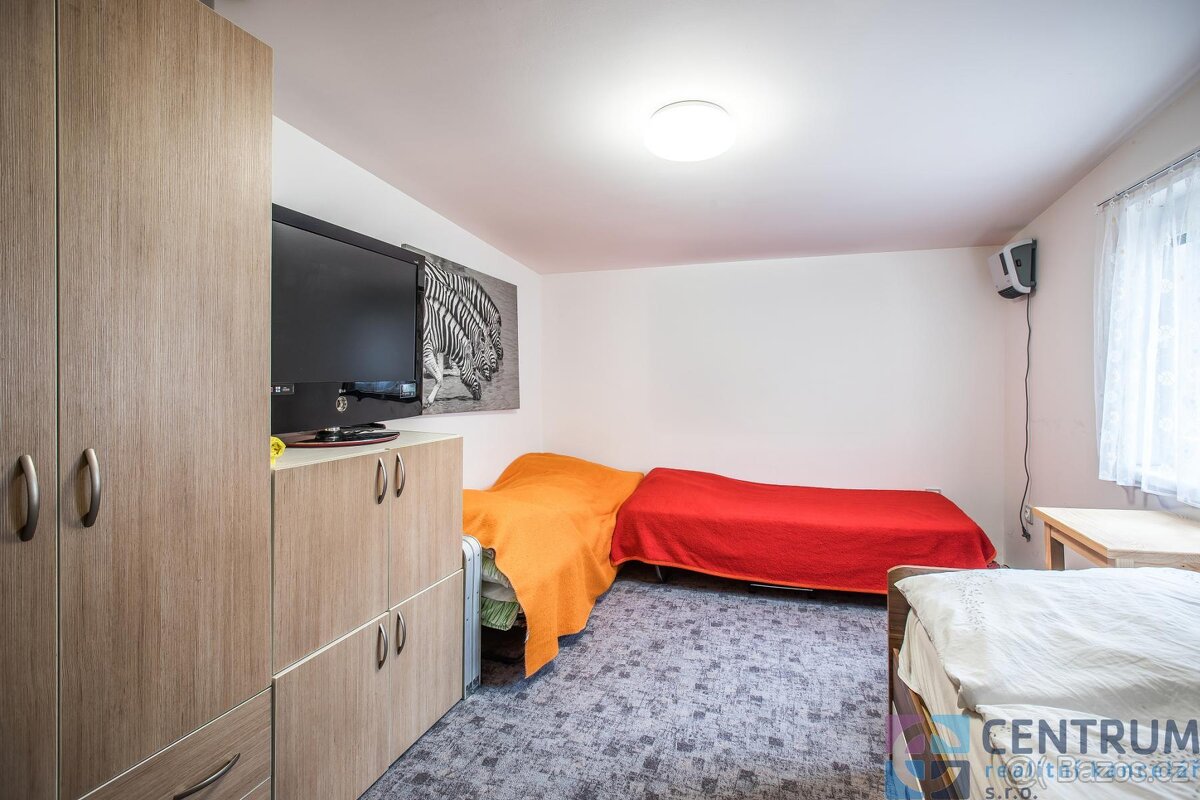 Prodej rodinného domu 250 m2, pozemek 1206 m2 - 14