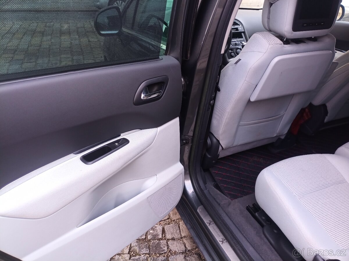 Prodám Peugeot 5008 1,6 HDI. R.v.1012 - 14