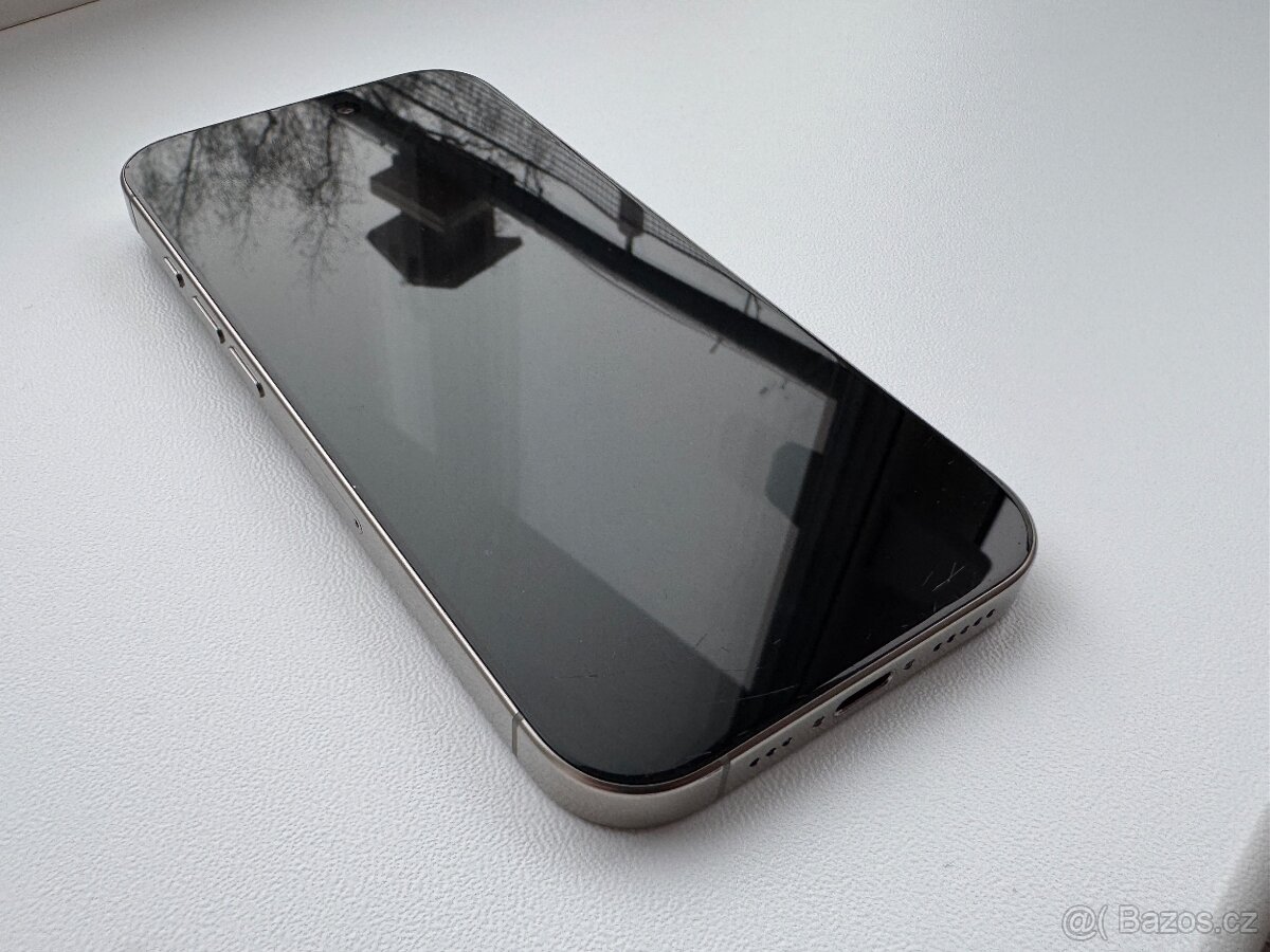 Apple iPhone 16PRO 128GB Přírodní titan - 14