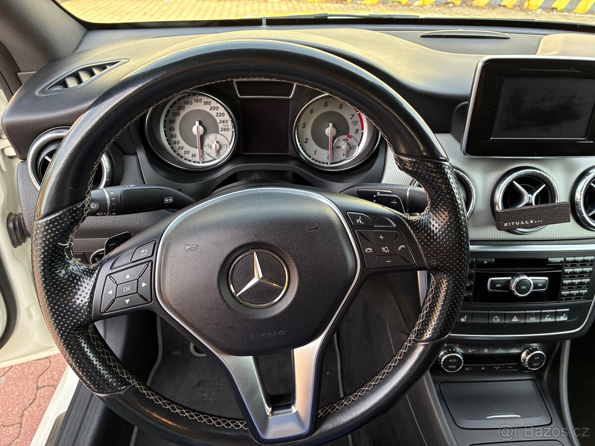 Mercedes-Benz CLA180 - 14