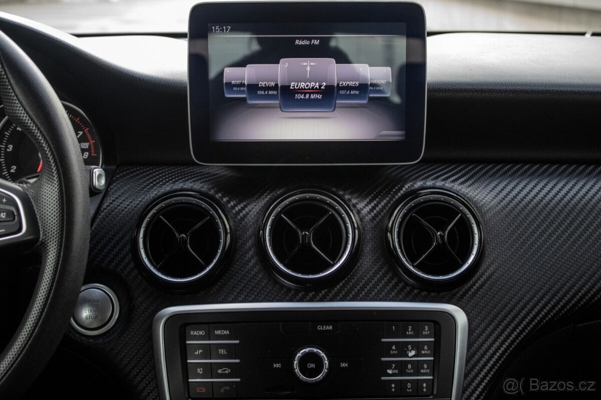Mercedes-Benz GLA 180 A/T - 14