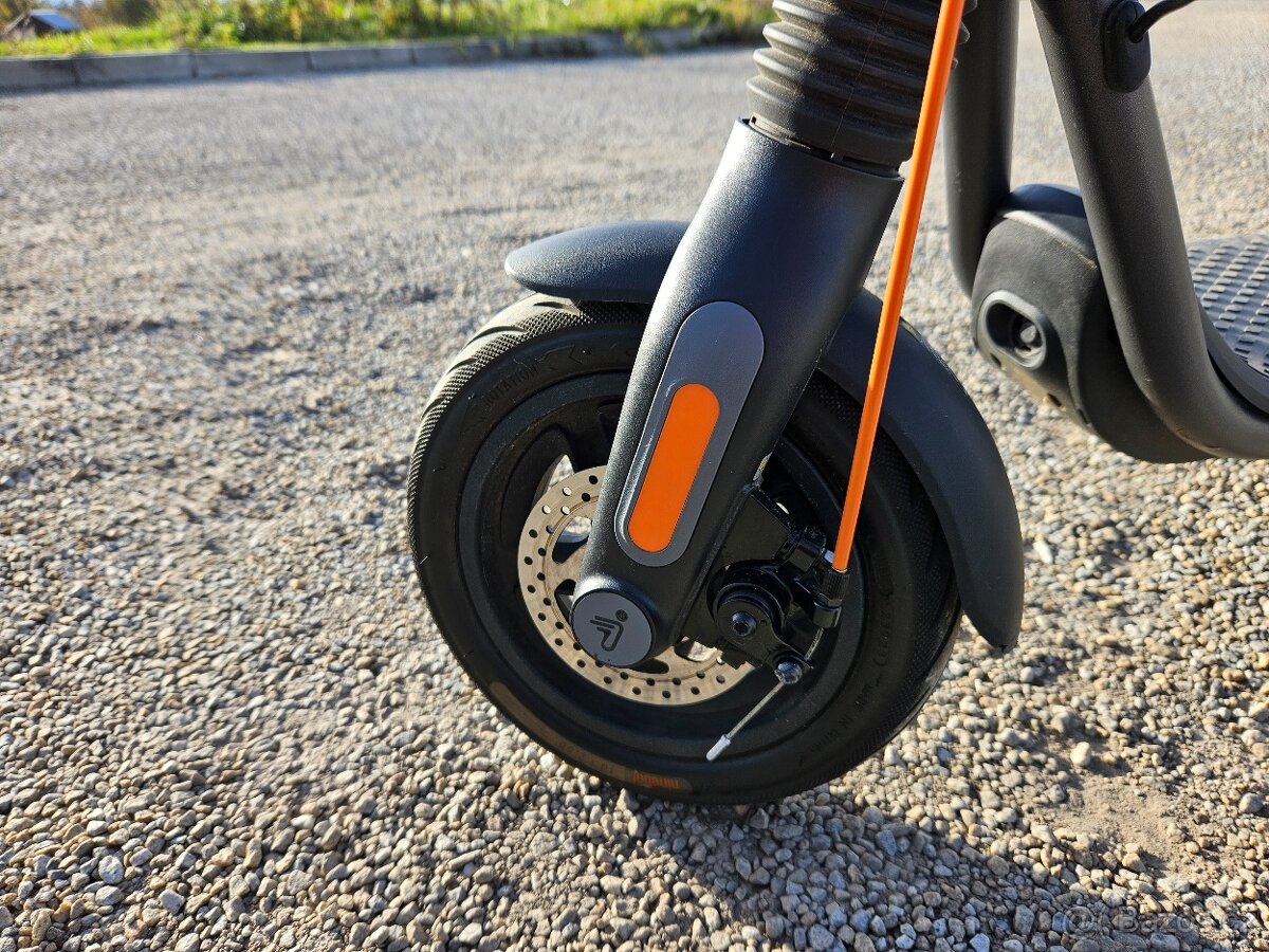 Elektrická koloběžka Ninebot KickScooter F2 Pro E by Segway - 14