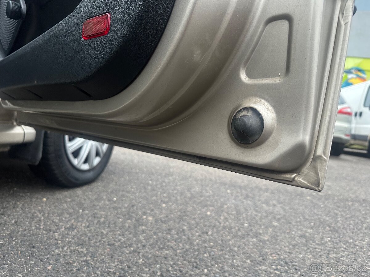 Škoda Fabia 2006 1.Majitel 79tis km Garážovaná - 14