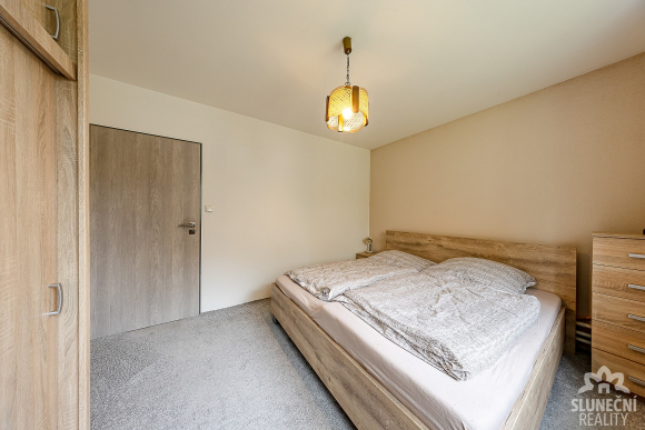 Prodej přízemního rodinného domu 2+1 s šatnou a pracovnou, V - 14