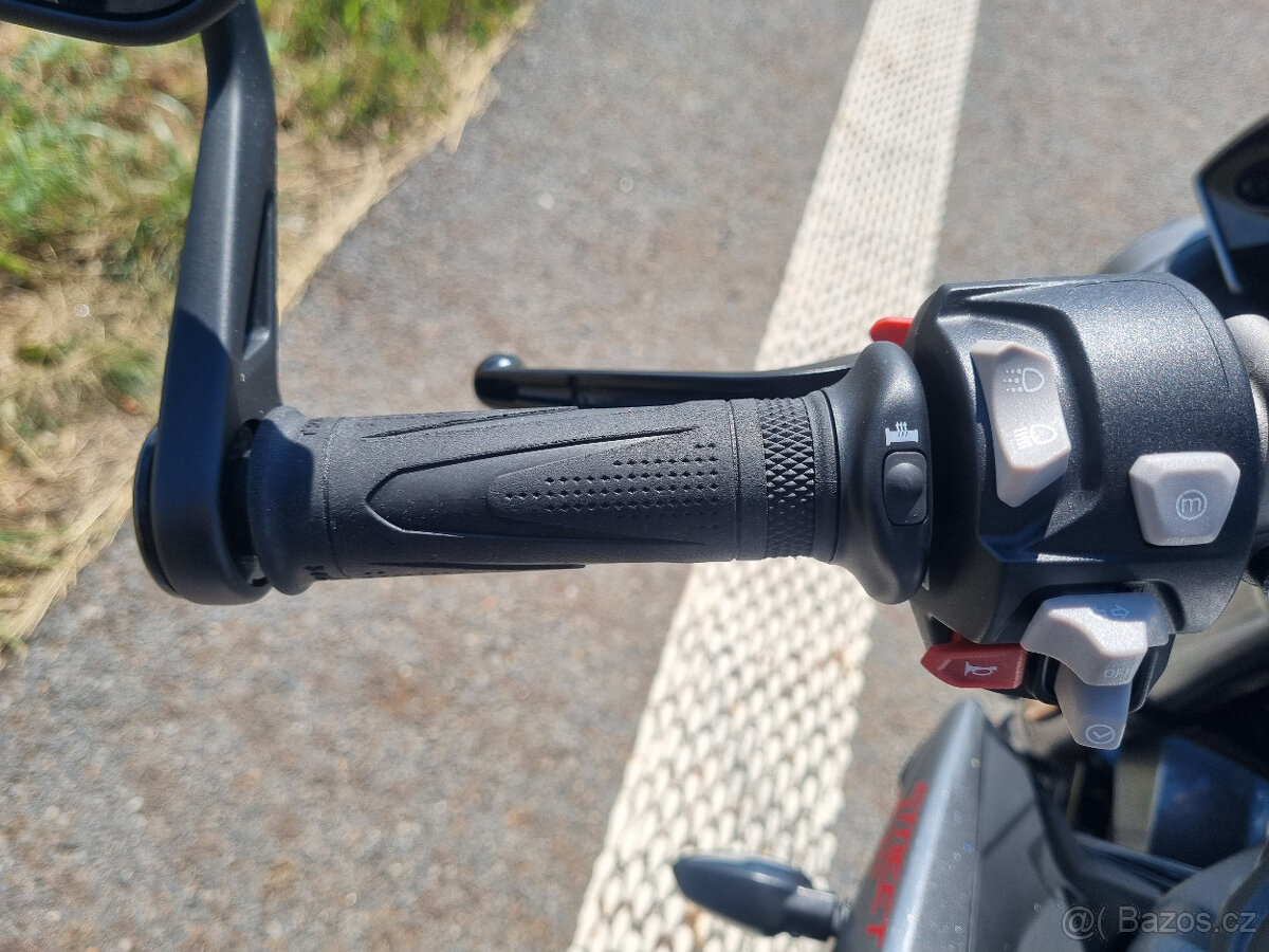 Triumph Street Triple 765 RS - 14