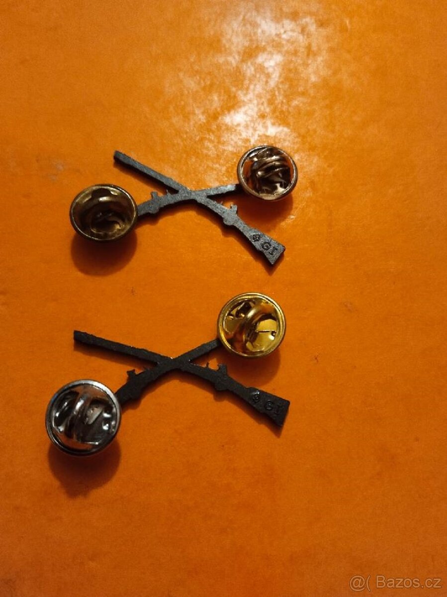 USA HODNOSTÍ ODZNAK SERGEANT - 14