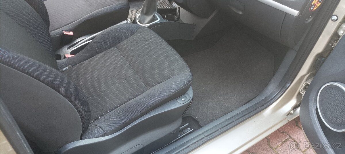 Prodám Renault Clio 3 , 1.6 i , 16V - 82 KW/111 PS - dovoz D - 14