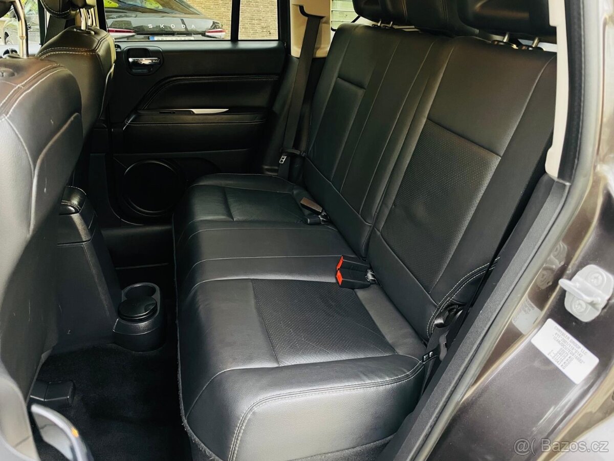 Jeep Compass 2.2D MANUÁL 4x4 KAMERA VÝHŘEV TAŽNÉ LIMITED - 14