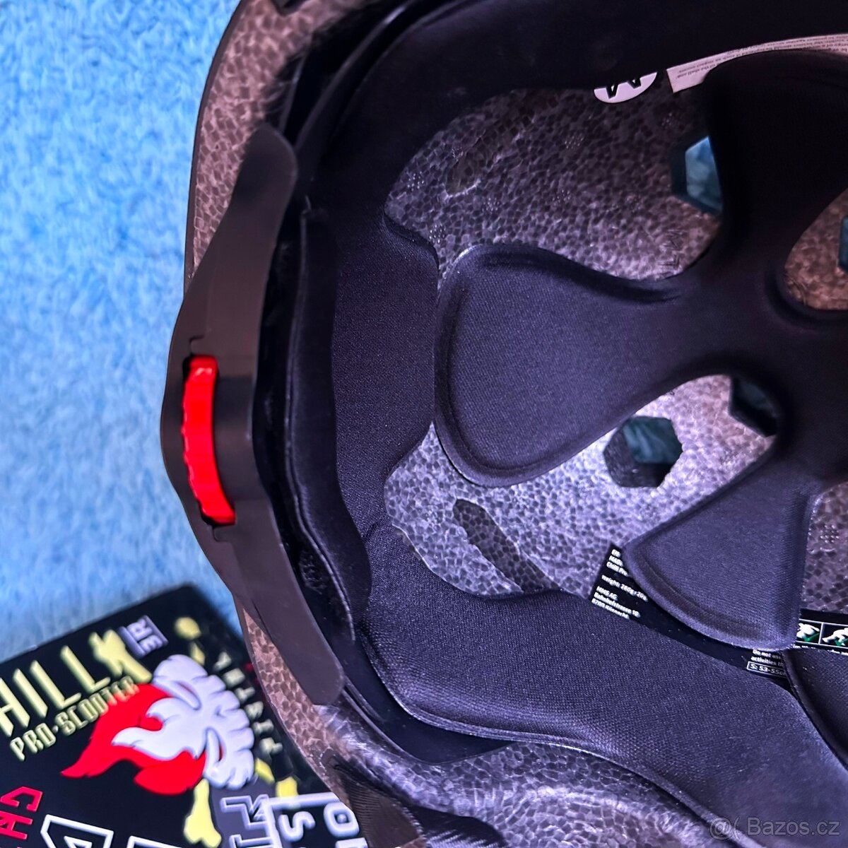 NOVÁ Chilli helma Inmold černá M (55-58 cm) - 14