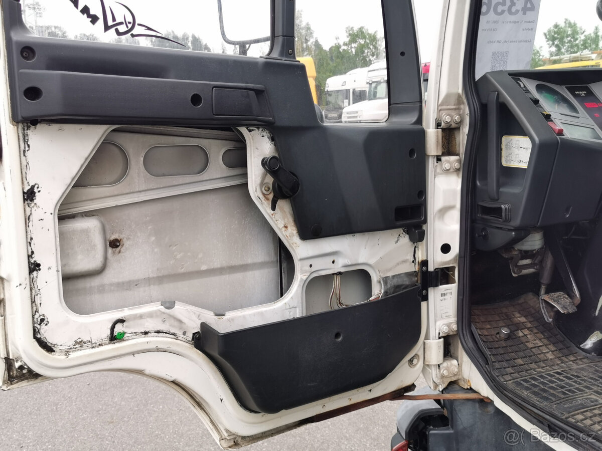 Prodám MAN LE 12.220 4X2 BL EURO 3 skříň s hydraulickým č. - 14