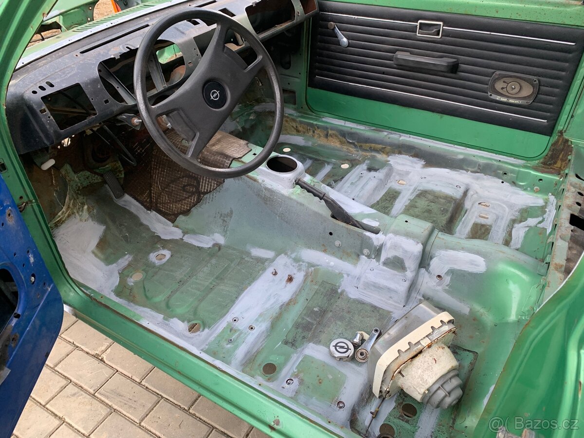 Opel Kadett C coupe - 14