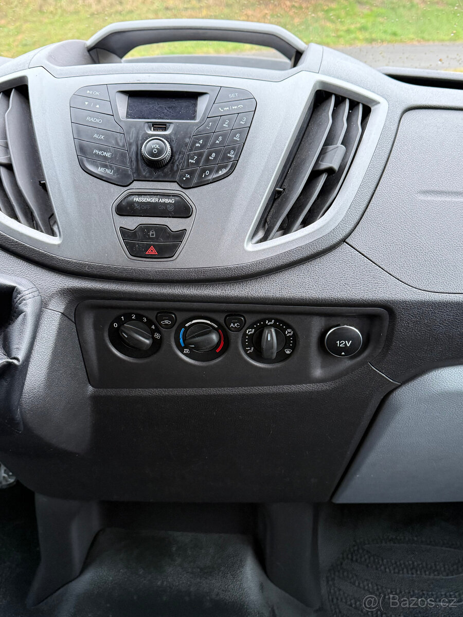 Ford Transit 2.2 TDCI rok 2015 9 Míst 68.247 km STK:10/27 - 14