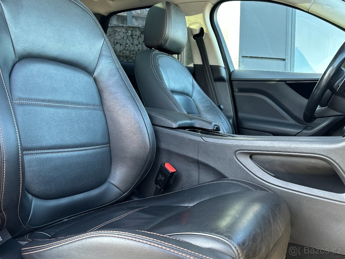 Jaguar F-Pace 2017 - 14