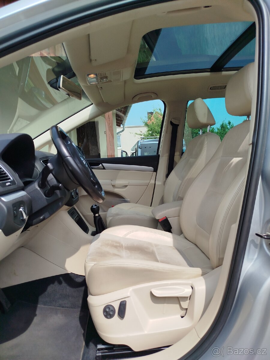 VW Sharan 2.0 TDI (man.) kůže,panorama - 14