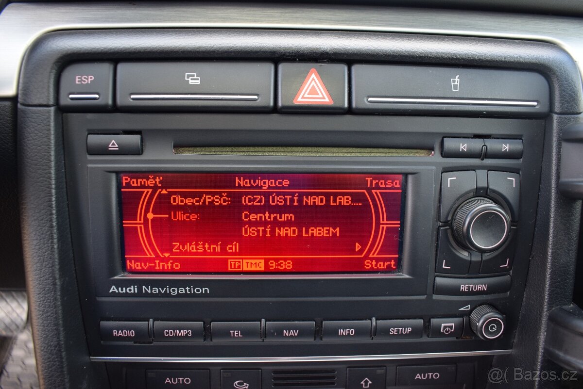 Audi A4 2,0 TDi S-LINE,PO SERVISU - 14